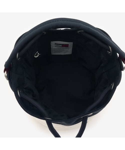 tommy jeans(トミー ジーンズ)の「ピローバケットバッグ(ショルダーバッグ・レディース・マルチ・FREE)」の5枚目の写真