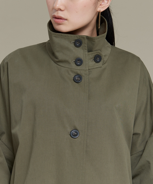 NOMINE（ノミネ）の「ボリュームスリーブスタンドカラーコート（トレンチコート・レディース・キャメル/カーキ/ブラック・フリー）」の22枚目の写真