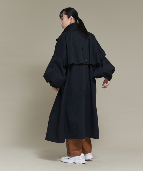 NOMINE（ノミネ）の「ボリュームスリーブスタンドカラーコート（トレンチコート・レディース・キャメル/カーキ/ブラック・フリー）」の5枚目の写真