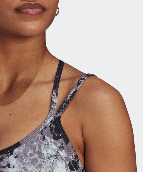 adidas(アディダス)の「ヨガ エッセンシャルズ スタジオ ライトサポート 総柄プリントブラ / ヨガウェア / アディダス(スポーツブラ・レディース・ブラック/パープル・M-AB/M-CD/L-AB/S-AB/XL-CD/XL-AB/L-CD/XXL-CD/S-CD/XXL-AB)」の8枚目の写真