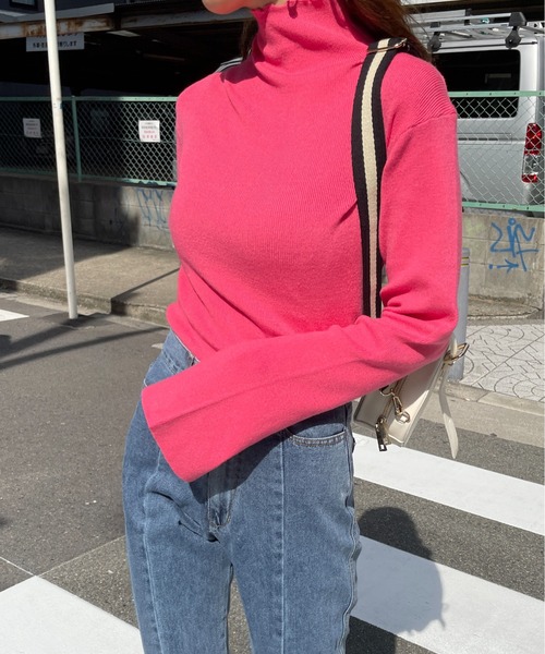 Meli rich(メリーリッチ)の「フレアスリーブニットプルオーバー(ニット/セーター・レディース・ピンク/オレンジ/ブルー/キャメル/ケリー/ブラック系/アイボリー系・FREE)」の12枚目の写真