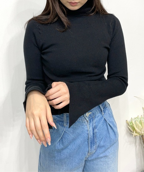 Meli rich(メリーリッチ)の「フレアスリーブニットプルオーバー(ニット/セーター・レディース・ピンク/オレンジ/ブルー/キャメル/ケリー/ブラック系/アイボリー系・FREE)」の16枚目の写真