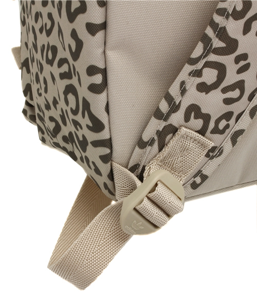 adidas Originals Leopard Classic バックパック ユニセックス adidas（アディダス）の「ユニセックス アディダス レオパード