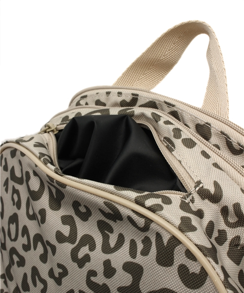 adidas Originals Leopard Classic バックパック ユニセックス adidas(アディダス)の「ユニセックス アディダス レオパード