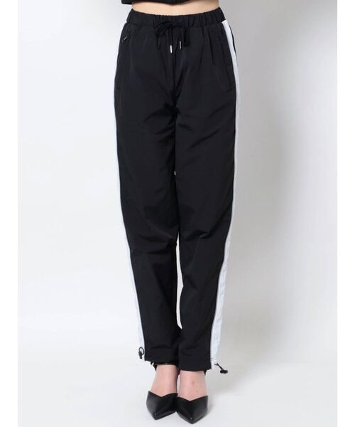 GYDA（ジェイダ）の「【セットアップ着用可】サイドLINEナイロンジョガーパンツ（その他パンツ・レディース・オフホワイト/ブラック・FREE）」の6枚目の写真