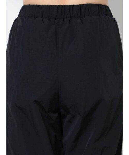 GYDA（ジェイダ）の「【セットアップ着用可】サイドLINEナイロンジョガーパンツ（その他パンツ・レディース・オフホワイト/ブラック・FREE）」の10枚目の写真