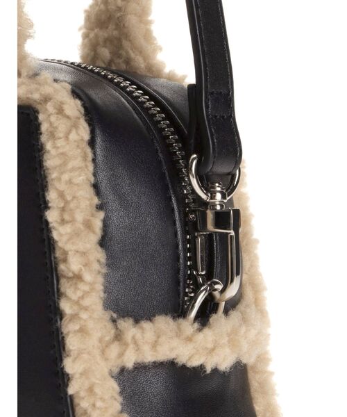 EMODA(エモダ)の「ロゴフェイクムートンバッグ(ハンドバッグ・レディース・ベージュ/ブラック・FREE)」の17枚目の写真
