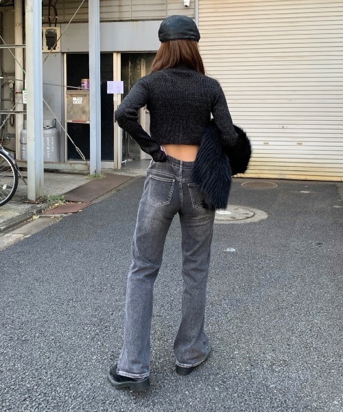SHAGGIE(シャギー)の「ローライズフレアデニムパンツ(デニムパンツ・レディース・ブルー/ブラック・SMALL/MEDIUM)」の17枚目の写真