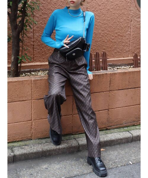 EVRIS（エヴリス）の「チェーンベルトボディーBAG（ボディバッグ/ウエストポーチ・レディース・ベージュ/ブラック・FREE）」の19枚目の写真