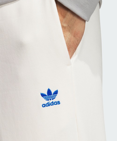 adidas バレンタインパンツ adidas（アディダス）の「バレンタインデー スウェットパンツ
