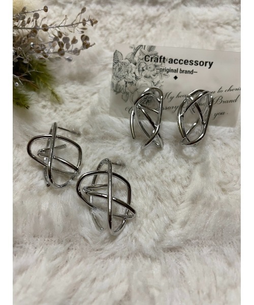 tone(トーン)の「【COLULU】シルバーデザインピアス/チタン(MA)(ピアス(両耳用)・レディース・シルバー・FREE)」の5枚目の写真