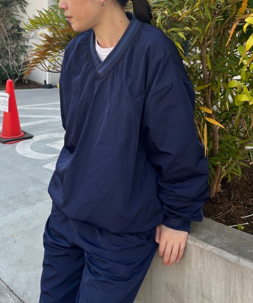 BROKEN BASE（ブロークンベース）の「Vネックナイロンプルオーバー