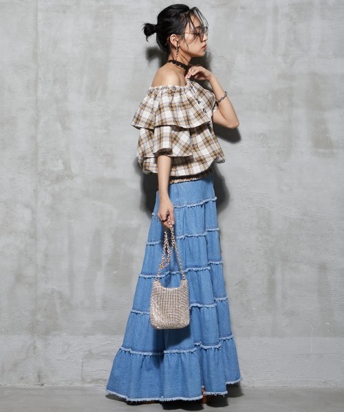 GEVS.（ジェイヴィス）の「＜大きいサイズ＞ 綿100％ロゴプリントチェックオフショルフリルブラウス GEVS.（シャツ/ブラウス・レディース・レッド系/イエロー系・LL/5L/L/4L/3L）」の12枚目の写真