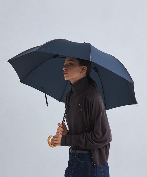 green label relaxing（グリーンレーベルリラクシング）の「バンブーハンドル パイピング アンブレラ / 傘 / レイン（長傘・レディース・オフホワイト/ライム/モカ/ネイビー・FREE）」の5枚目の写真