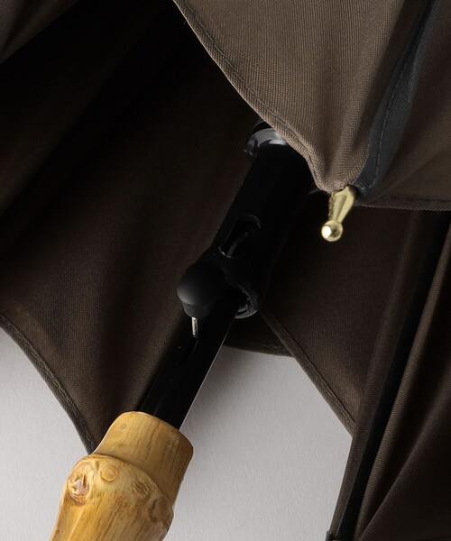 green label relaxing（グリーンレーベルリラクシング）の「バンブーハンドル パイピング アンブレラ / 傘 / レイン（長傘・レディース・オフホワイト/ライム/モカ/ネイビー・FREE）」の11枚目の写真