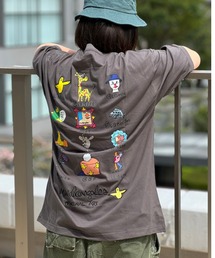 Mark Gonzales（マーク・ゴンザレス）の「MARK GONZALES ART WORK/マークゴンザレス【web限定】 アートワークプリントＴシャツ”illustration"（Tシャツ/カットソー）」