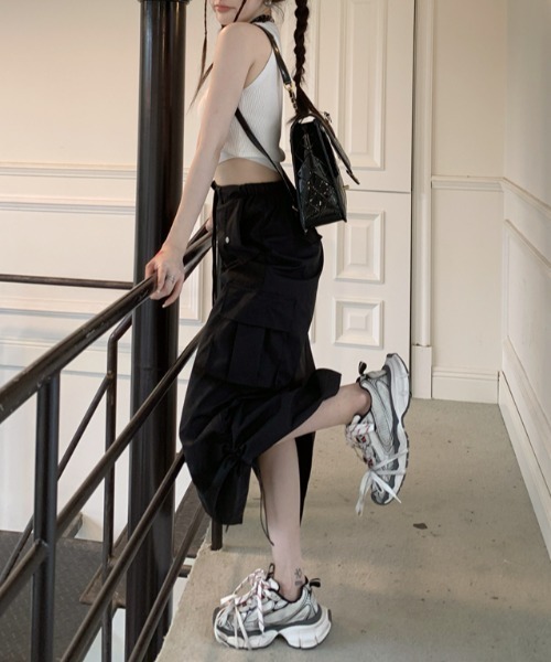 SEN TOKYO(セントーキョー)の「大人カジュアルコーデに映える。ハイウエストカーゴスカート(スカート・レディース・ブラック・FREE)」の2枚目の写真