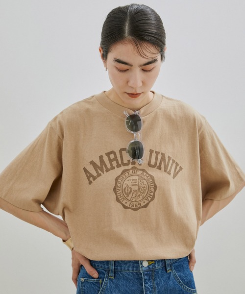 AMERICANA(アメリカーナ)の「【WEB限定】【Americana(アメリカーナ)】カレッジプリントシームレスTシャツ(Tシャツ/カットソー・レディース・ダークブラウン/オフホワイト/ブルー系その他6・FREE)」の3枚目の写真
