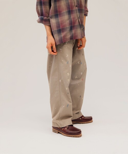 BEAMS（ビームス）の「BEAMS / ペイント ミリタリー チノパンツ（チノパンツ・メンズ・ベージュ/グレー・S/M/L/XL）」の4枚目の写真