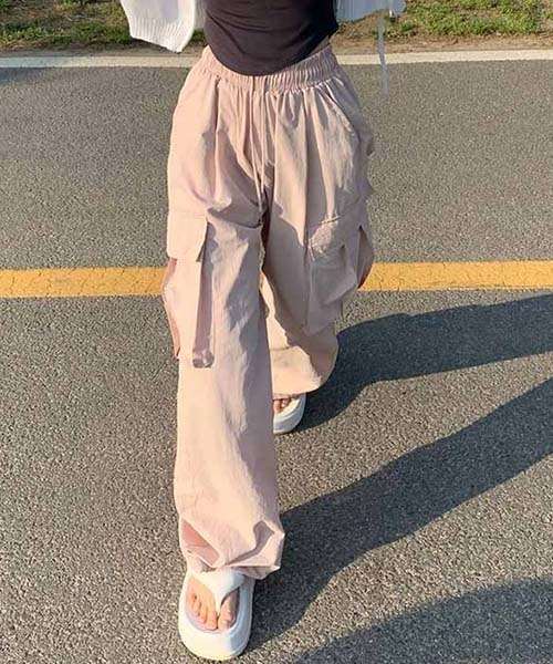 BEIDELLI（ベイデリー）の「[BELLIDE MADE] ミルクナイロン2wayワイド&ジョガーカーゴパンツ（カーゴパンツ・レディース・グレー/カーキ/ピンク/アイボリー・SHORT/LONG）」の18枚目の写真
