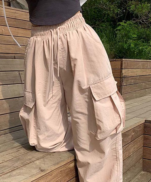 BEIDELLI（ベイデリー）の「[BELLIDE MADE] ミルクナイロン2wayワイド&ジョガーカーゴパンツ（カーゴパンツ・レディース・グレー/カーキ/ピンク/アイボリー・SHORT/LONG）」の21枚目の写真