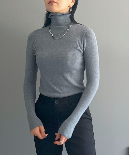 Jewelobe(ジュエローブ)の「タートルネックフィットニット(ニット/セーター・レディース・レッド/ベージュ/ブラック/杢グレー/ブラウン・FREE)」の3枚目の写真