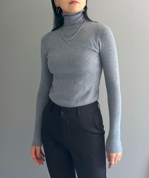 Jewelobe(ジュエローブ)の「タートルネックフィットニット(ニット/セーター・レディース・レッド/ベージュ/ブラック/杢グレー/ブラウン・FREE)」の7枚目の写真