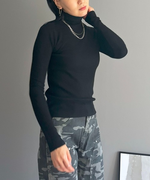 Jewelobe(ジュエローブ)の「タートルネックフィットニット(ニット/セーター・レディース・レッド/ベージュ/ブラック/杢グレー/ブラウン・FREE)」の20枚目の写真