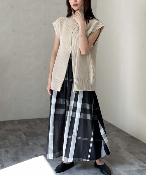 Per sist ence(パーシエンス)の「ハイネックWジップニットベスト(ウォッシャブル/手洗い)(ベスト・レディース・ネイビー/グレー/アイボリー/ブラック/ライトグレー・FREE)」の11枚目の写真