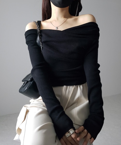 me+em select（ミームセレクト）の「【 ５color 】タックデザインドレープオフショルダーリブニット（ニット/セーター・レディース・ブルー/ワイン/アイボリー/ブラック/ピンク・FREE）」の17枚目の写真