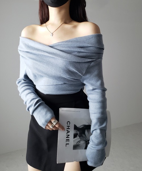 me+em select（ミームセレクト）の「【 ５color 】タックデザインドレープオフショルダーリブニット（ニット/セーター・レディース・ブルー/ワイン/アイボリー/ブラック/ピンク・FREE）」の11枚目の写真