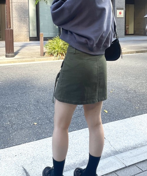 SPIGA（スピーガ）の「ﾊﾞｯｸﾙﾎﾟｹｯﾄﾃﾞﾆﾑ風ﾐﾆｽｶｰﾄ（スカート・レディース・グレー/ブラック/オフホワイト/カーキ・SMALL/MEDIUM）」の9枚目の写真