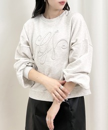 イニシャル刺しゅうロゴプルオーバー