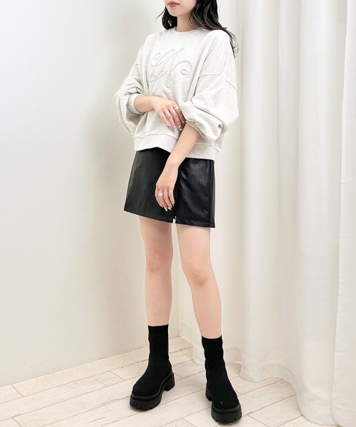 INGNI（イング）の「イニシャル刺しゅうロゴプルオーバー（スウェット・レディース・スモークピンク/オートミール/ブラック/ホワイト×ピンク・M）」の9枚目の写真