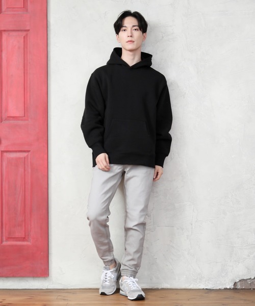 TopIsm（トップイズム）の「オーバーサイズ ヘビーウェイト裏起毛無地 スウェットプルパーカー（パーカー・メンズ・ブラック/杢グレー/オートミール/チャコールグレー・LL/L/M）」の5枚目の写真