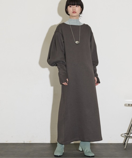 THE YOn（ザヨン）の「2WAYカーブスリーブスウェットワンピース（ワンピース・レディース・オートミール/ネイビー/チャコールグレー・FREE）」の16枚目の写真