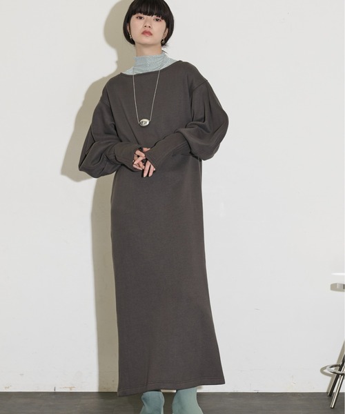THE YOn（ザヨン）の「2WAYカーブスリーブスウェットワンピース（ワンピース・レディース・オートミール/ネイビー/チャコールグレー・FREE）」の17枚目の写真