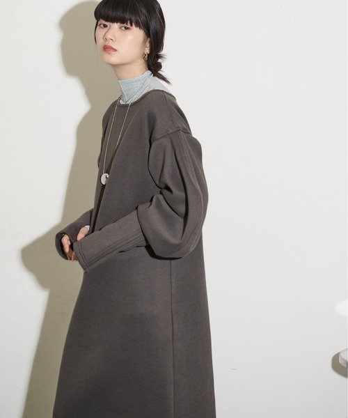 THE YOn（ザヨン）の「2WAYカーブスリーブスウェットワンピース（ワンピース・レディース・オートミール/ネイビー/チャコールグレー・FREE）」の20枚目の写真