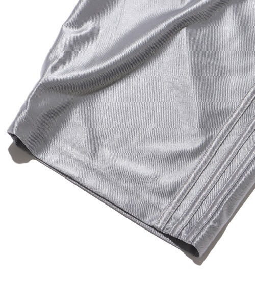 adidas（アディダス）の「adidas M FASH OVRSZ TP / アディダス M ファッション オーバーサイズ トラックパンツ（その他パンツ・メンズ・グレー/ブラック・M/L/XL/S）」の4枚目の写真