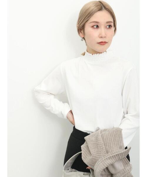 Samansa Mos2 blue(サマンサモスモスブルー)の「シャーリング衿プルオーバー(Tシャツ/カットソー・レディース・ブラック/グレー/オフホワイト・F)」の10枚目の写真