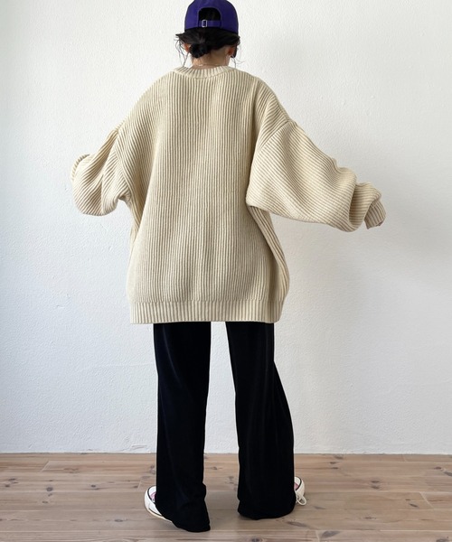 wee9s（ウィークス）の「perfect silhouette super over knit / パーフェクトシルエットスーパーオーバーニット（ニット/セーター・レディース・アイボリー/ピンク/ブラック/グレー/レッド/ブルー・FREE）」の21枚目の写真