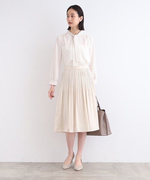 INDIVI（インディヴィ）の「◆【セレモニー／サテン素材】ボックスプリーツスカート（スカート・レディース・ナチュラル/ネイビー/ブラック・40/12/03/05/15 /36/13/38/19）」の7枚目の写真