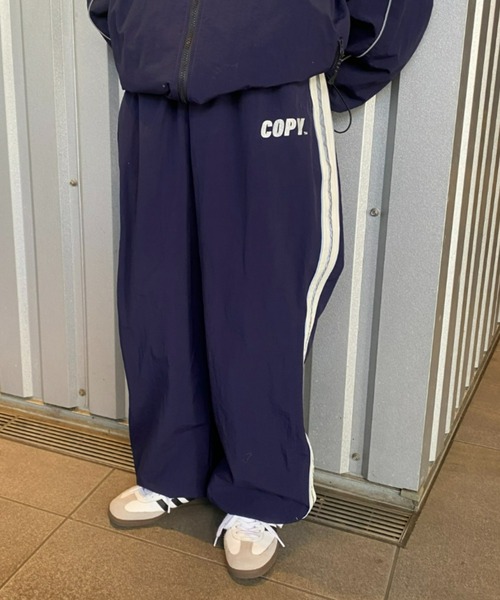 SOUNDSGOOOOD(サウンズグッド)の「【SOUNDS GOOOOD / サウンズグッド】リフレクタープリントナイロントラックパンツ(その他パンツ・メンズ・チャコールグレー/ネイビー・ONE SIZE)」の9枚目の写真