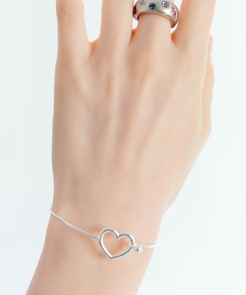 whim(ウィム)の「【NEW】Simple heart bangle(バングル/リストバンド・レディース・シルバー/ゴールド・FREE)」の13枚目の写真