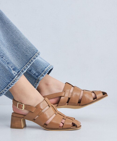 green label relaxing（グリーンレーベルリラクシング）の「スクエア グルカパンプス（5cmヒール）/ グルカサンダル（サンダル・レディース・ブラック/ブラウン・S/L/XS/M/XL）」の21枚目の写真