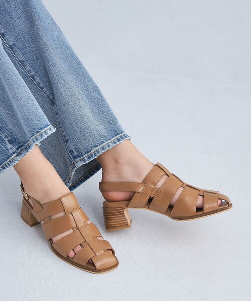 green label relaxing（グリーンレーベルリラクシング）の「スクエア グルカパンプス（5cmヒール）/ グルカサンダル（サンダル・レディース・ブラック/ブラウン・S/L/XS/M/XL）」の22枚目の写真