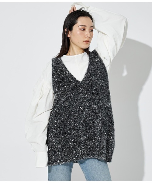 Settimissimo（セッティミッシモ）の「Vネック グリッターニット ジレ ベスト（ベスト・レディース・ブラック/ゴールド・FREE）」の5枚目の写真