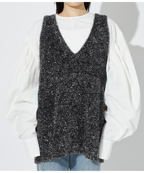 Settimissimo（セッティミッシモ）の「Vネック グリッターニット ジレ ベスト（ベスト・レディース・ブラック/ゴールド・FREE）」の16枚目の写真