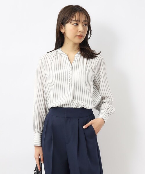 index（インデックス）の「◆≪XS-LLsize≫ パール調スキッパーブラウス【洗濯機洗い可】（シャツ/ブラウス・レディース・ホワイト系3/ネイビー/ナチュラル/オレンジ系・42/40/38/36/34）」の2枚目の写真