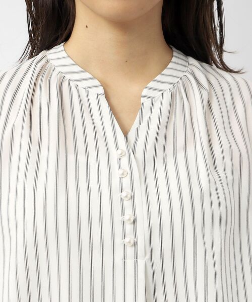 index（インデックス）の「◆≪XS-LLsize≫ パール調スキッパーブラウス【洗濯機洗い可】（シャツ/ブラウス・レディース・ホワイト系3/ネイビー/ナチュラル/オレンジ系・42/40/38/36/34）」の11枚目の写真